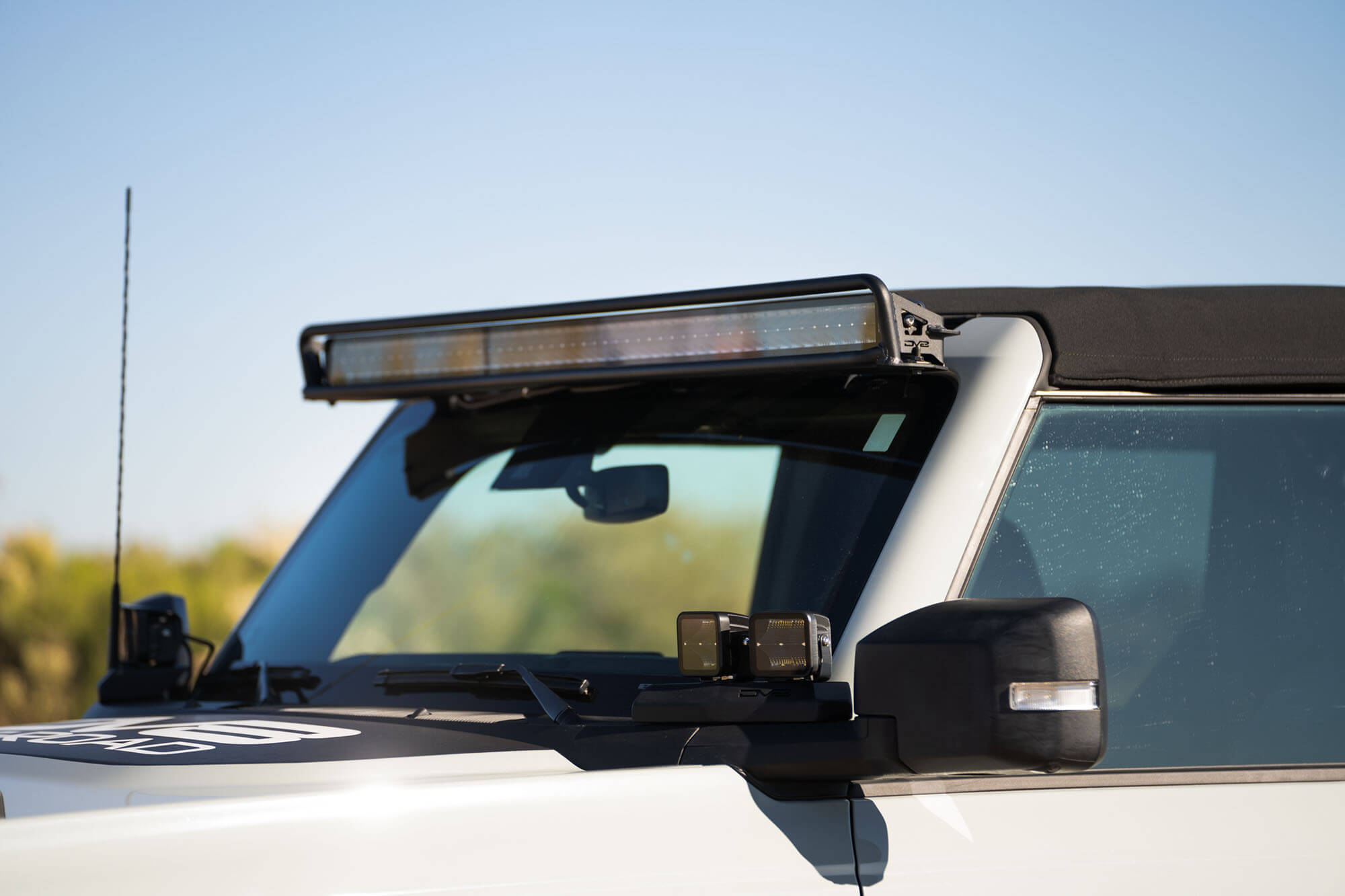 DV8 Offroad 2021-23 Ford Bronco - 52-Inch Straight LED Light Bar Mount